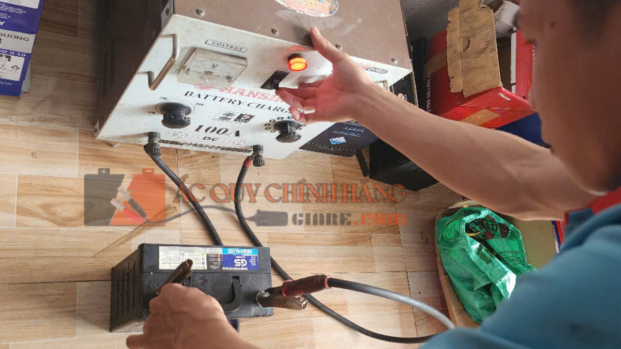 sạc bình ắc quy